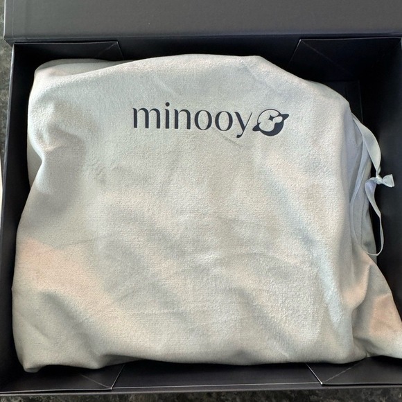 Minooy Athena Crossbody Bag Built-in Wallet real Leather Dark Navy Blue NEW - Picture 16 of 16